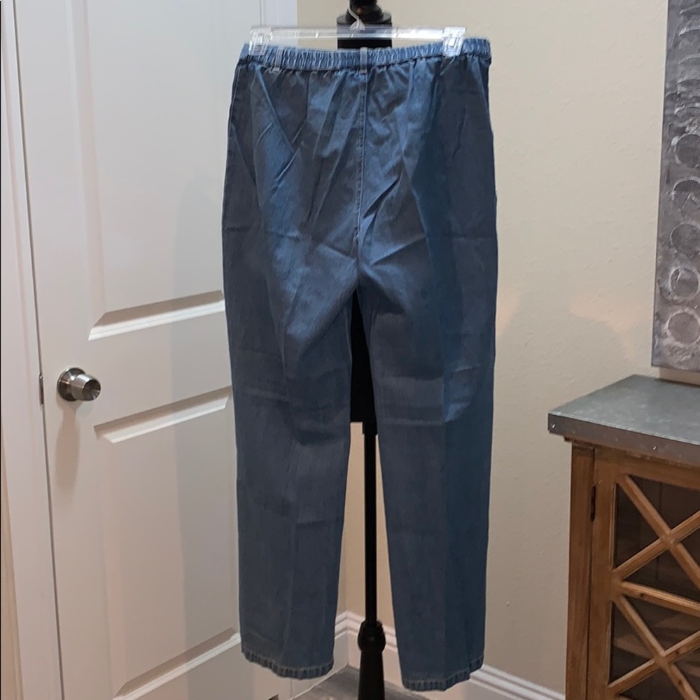 Jeans - Picture 8 of 8